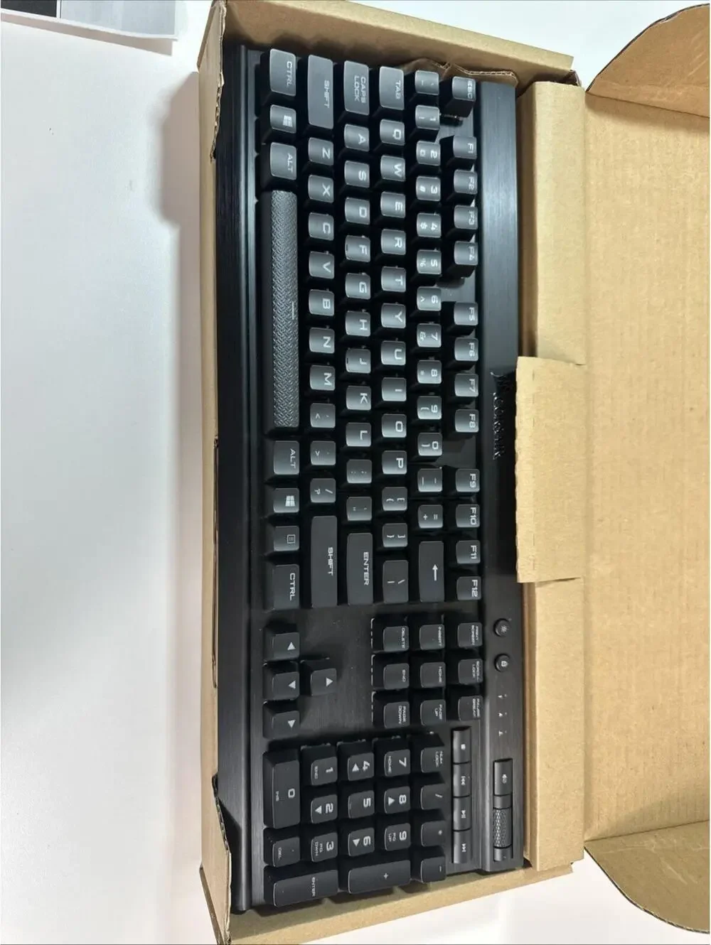Corsair K70 LUX RGB Mechanical Gaming Keyboard Wired Illuminated‎ Black Aluminum